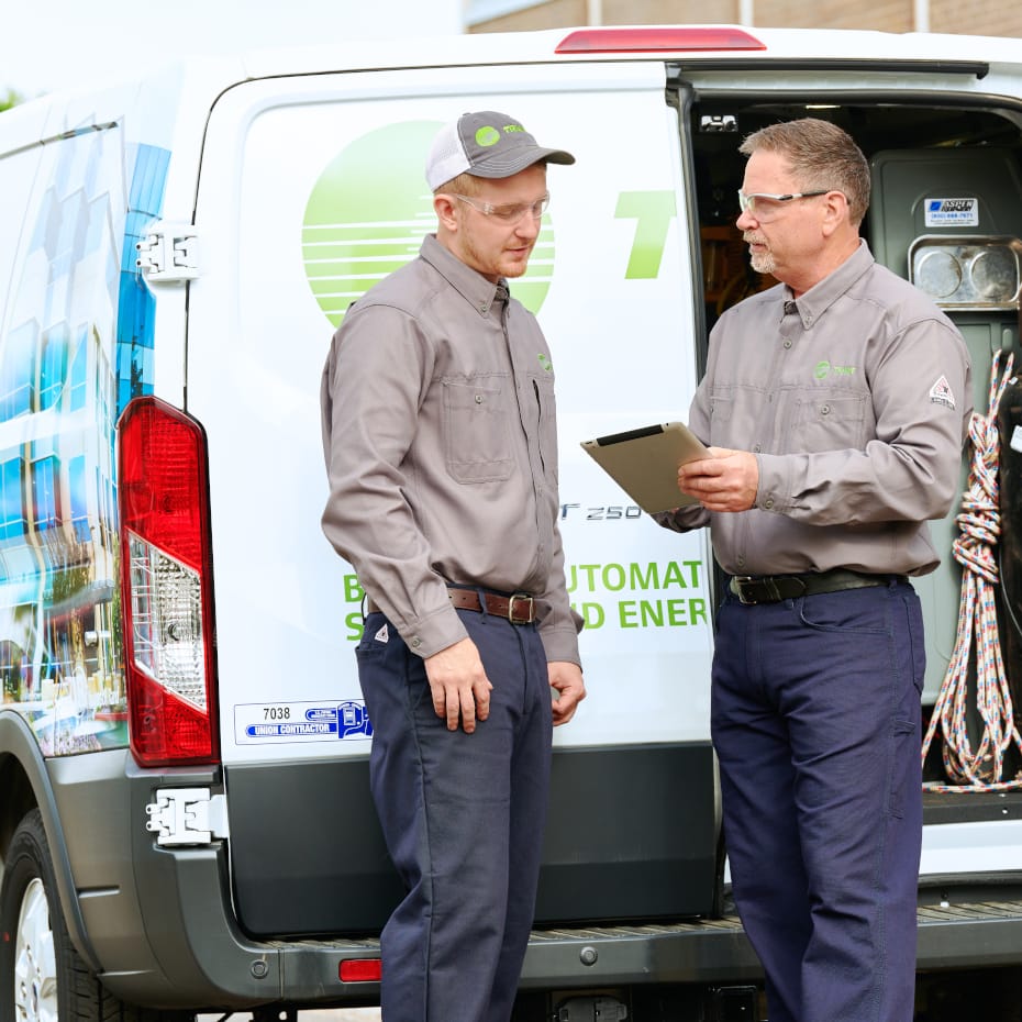 Technician_3_iPad_Service Vehicle_2018_930x930_Services-Operate Maintain and Repair-Rental-Planned Maintenance.jpg.jpg