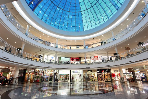 Centro Comercial Flamboyant invierte en eficiencia energética y moderniza su planta de agua helada.