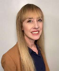 Abigail Williamson Headshot